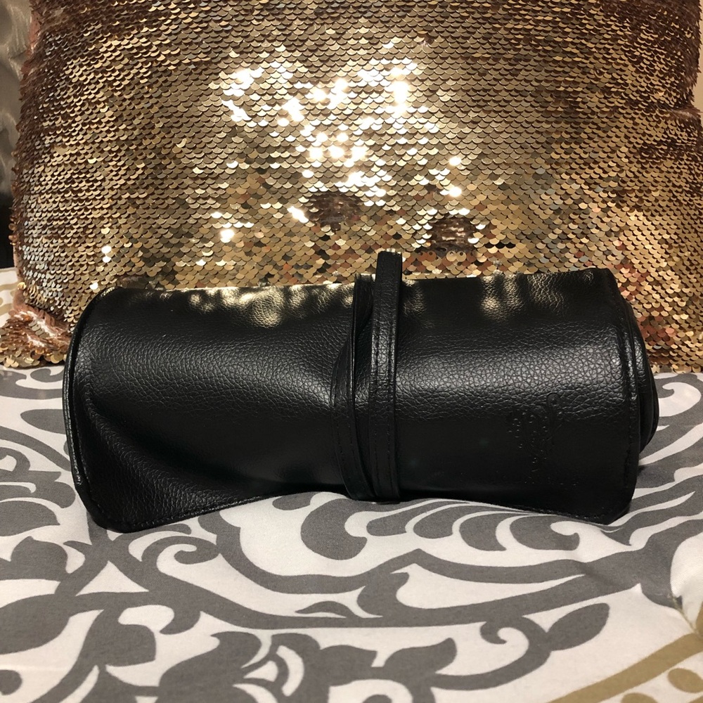 Younique roll up brush/tool bag